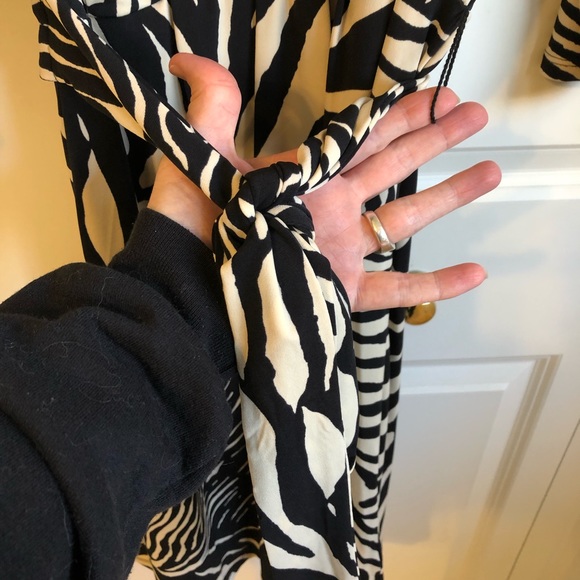 Liz Claiborne Black and white Zebra print dress - Picture 6 of 6